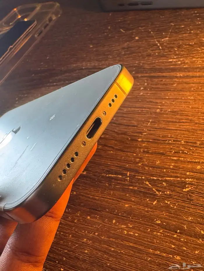 مع ساعة ابل iPhone 15 pro 256gb 2