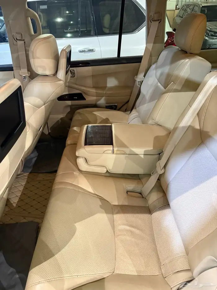جيب لكزس 2015 LX570 فل كامل 13
