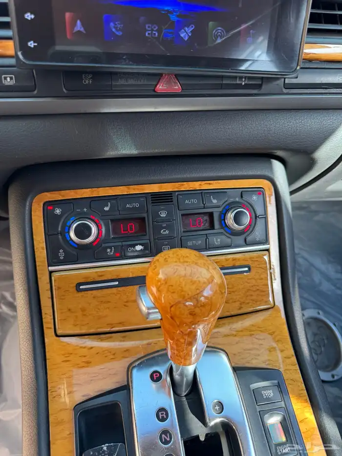 للبيع اودي 2005 A8L V8 3
