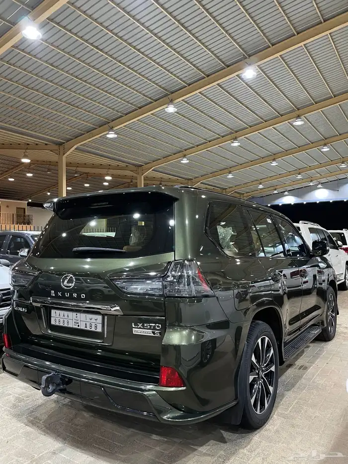 للبيع لكزس LX570 بلاك اديشن 2021 خليجي عداد 143 الف 5