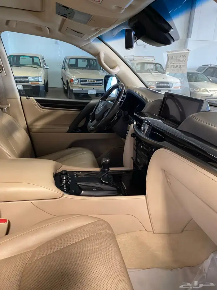 لكزس LX570 2018 سعودي 8