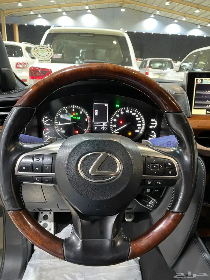 للبيع لكزس LX570 بلاك اديشن 2021 خليجي عداد 143 الف 17