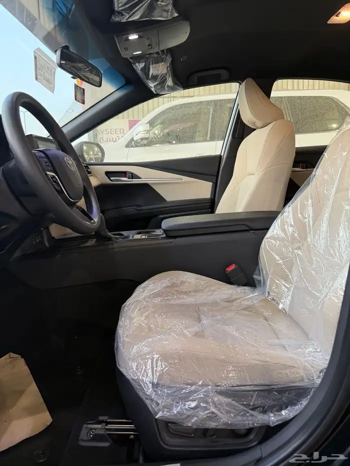 كامري E استاندر 2025 اسود اصفار 5