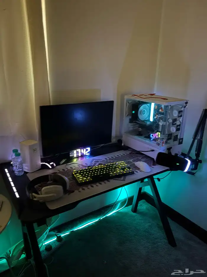 بي سي للبيع مع ملحقاته 5