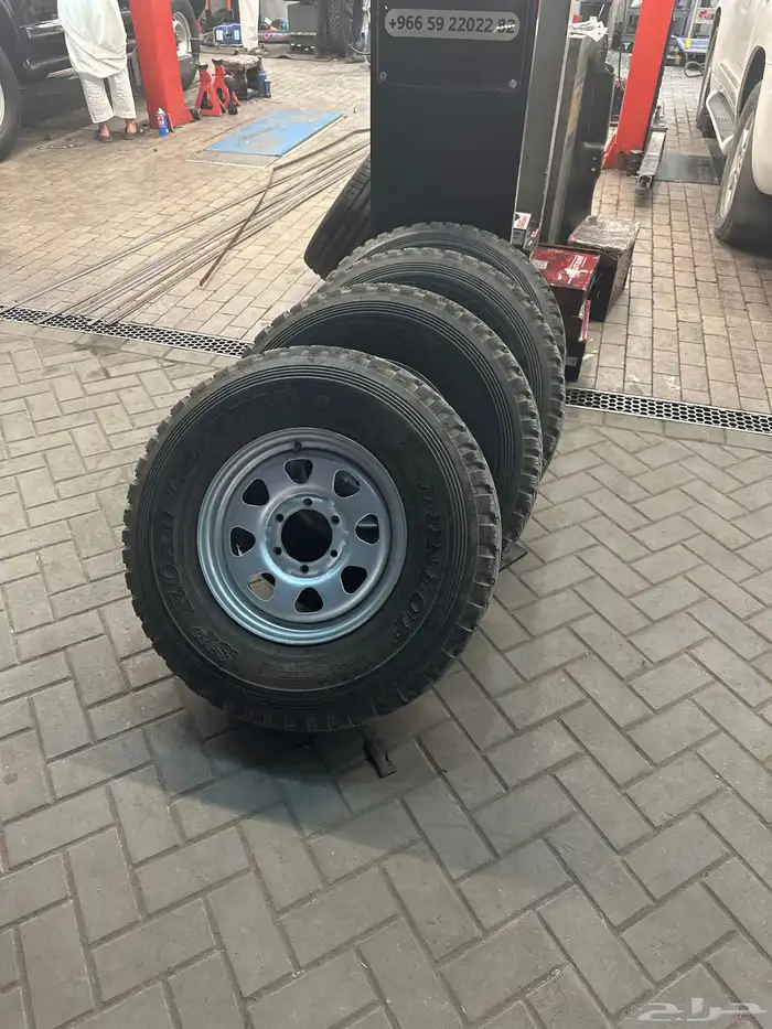 جنوط باترول سفاري ابو لبنة مع كفرات شبه جديدة 0