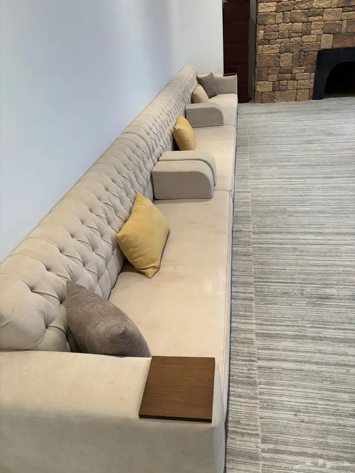 جلسه ارضيه شبه جديدة مع طاولاتها 2