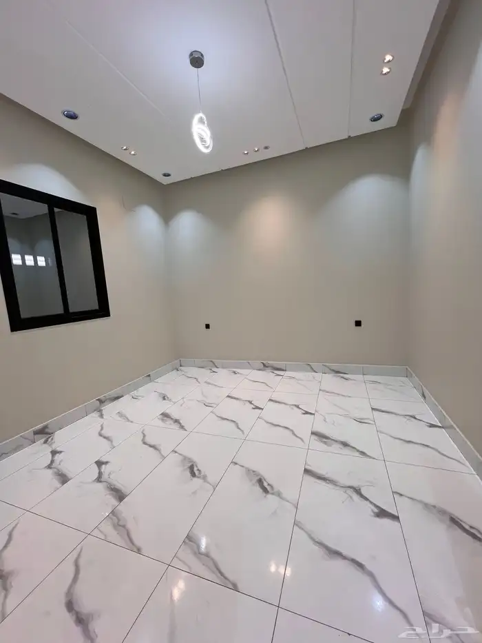 ارواف بمدخل سيارة مساحه واسعه طريق الثمانين خميس مشيط 750 20