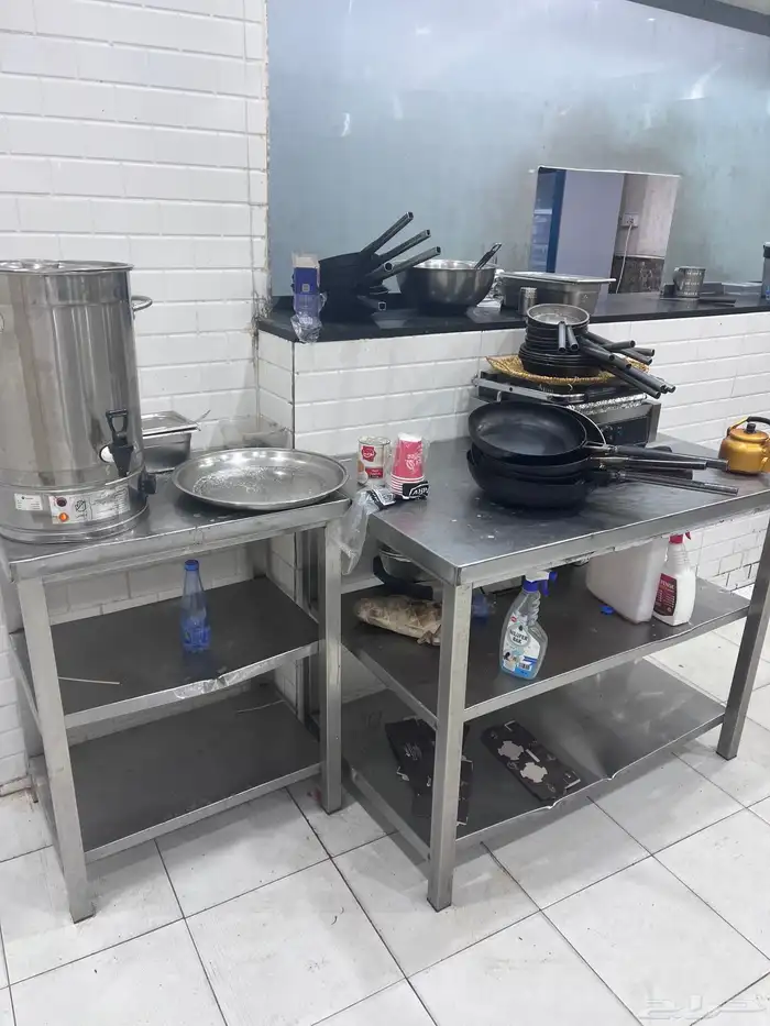 فرصه اغراض مطعم متكامله للبيع بسعر مغري 10