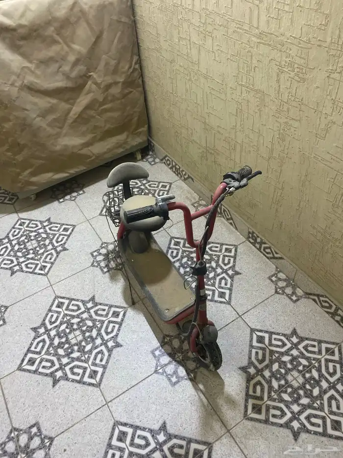 سكوتر جديد استعملته شهرين وخزنته من ثلاث شهور حالته ممتازه 0