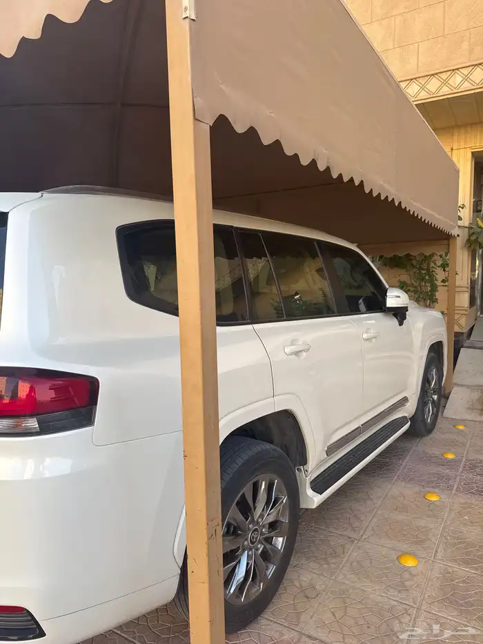 لاندكروزر 2023 GXR L3 1