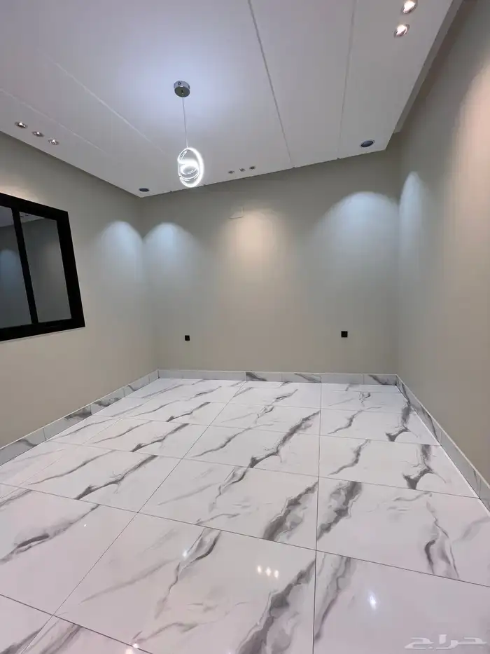 ارواف بمدخل سيارة مساحه واسعه طريق الثمانين خميس مشيط 750 33