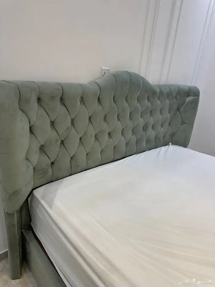 للبيع سرير نفرين 0