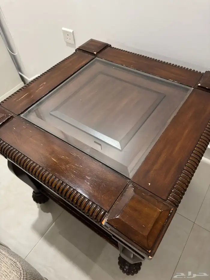 طاولة جانبية 1