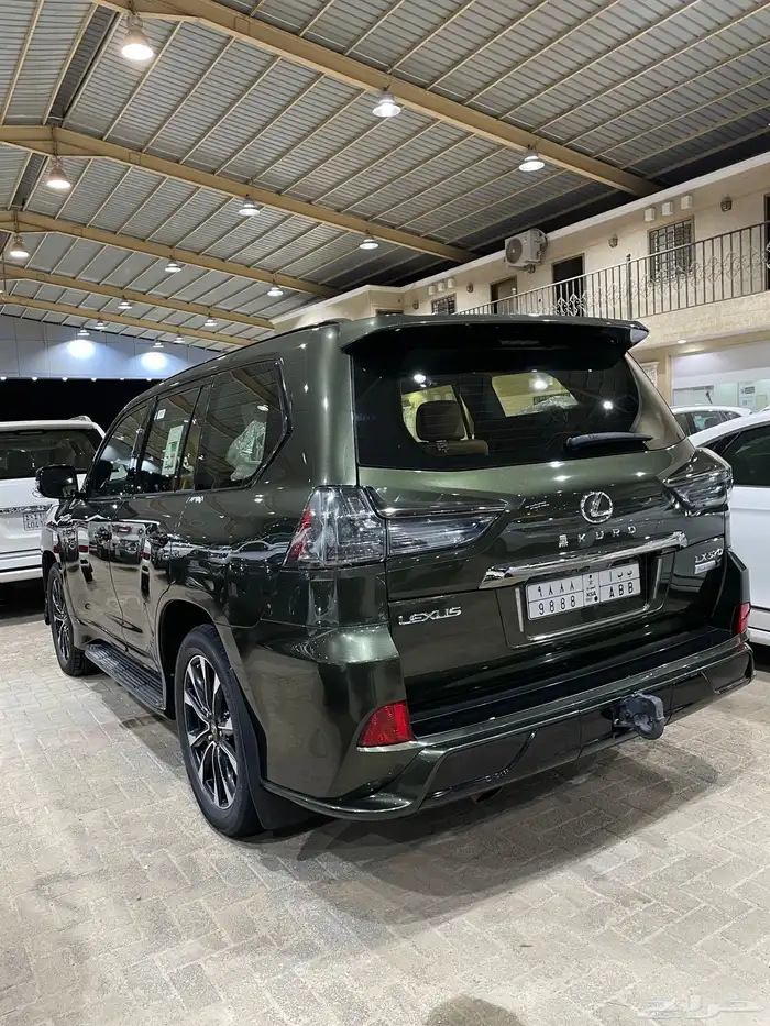 للبيع لكزس LX570 بلاك اديشن 2021 خليجي عداد 143 الف 9