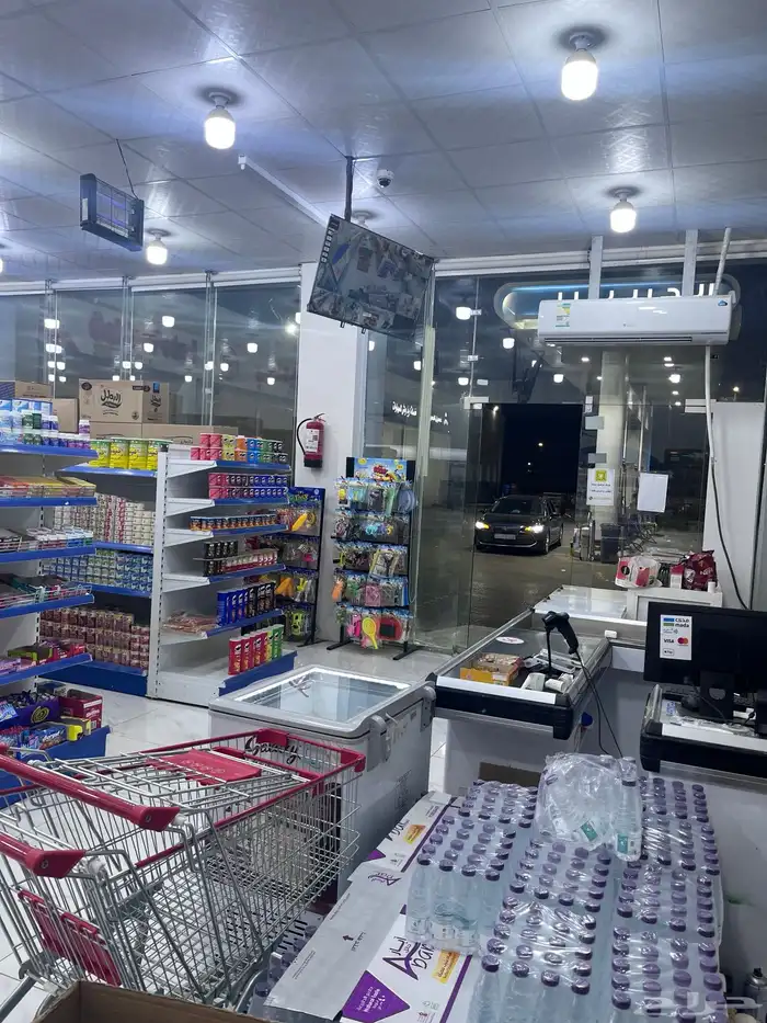 بقاله في محطة الدريس للتقبيل 5