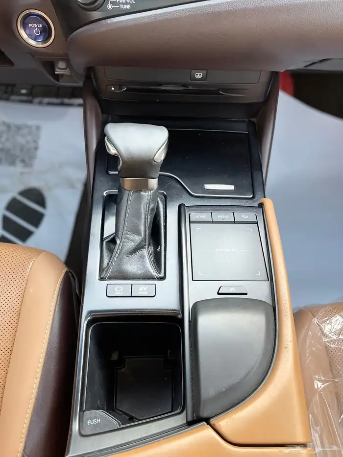 لكزس-ES300h-2020(ممشي92الف) 19