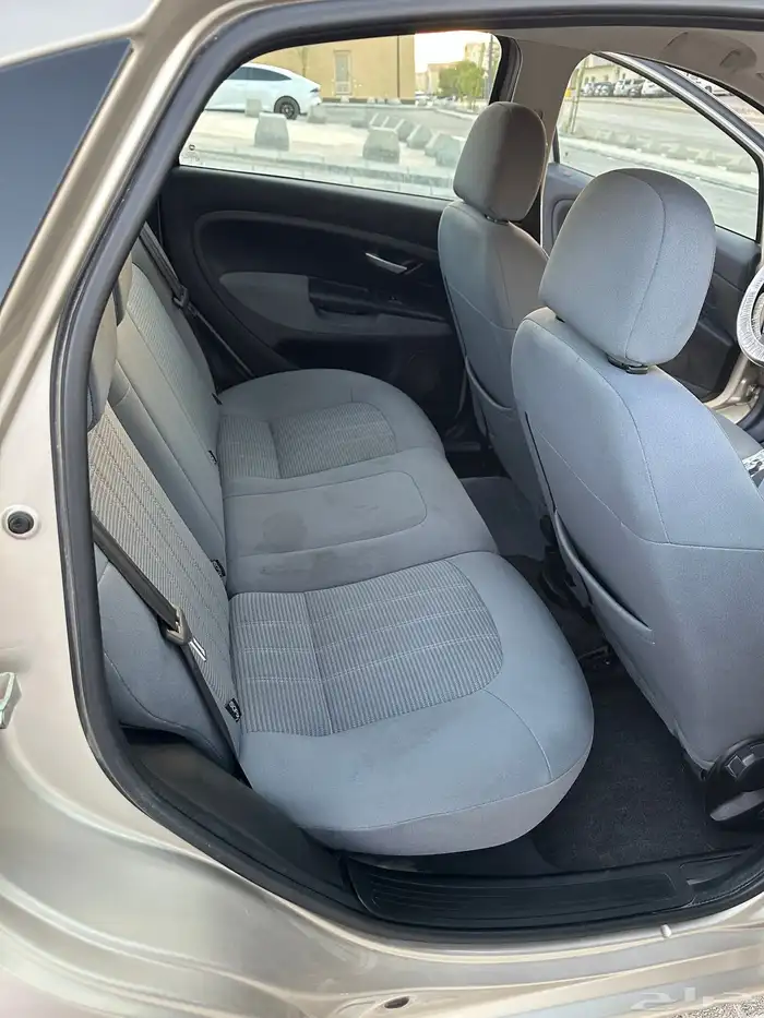 فيات لينيا Fiat Linea 2013 11