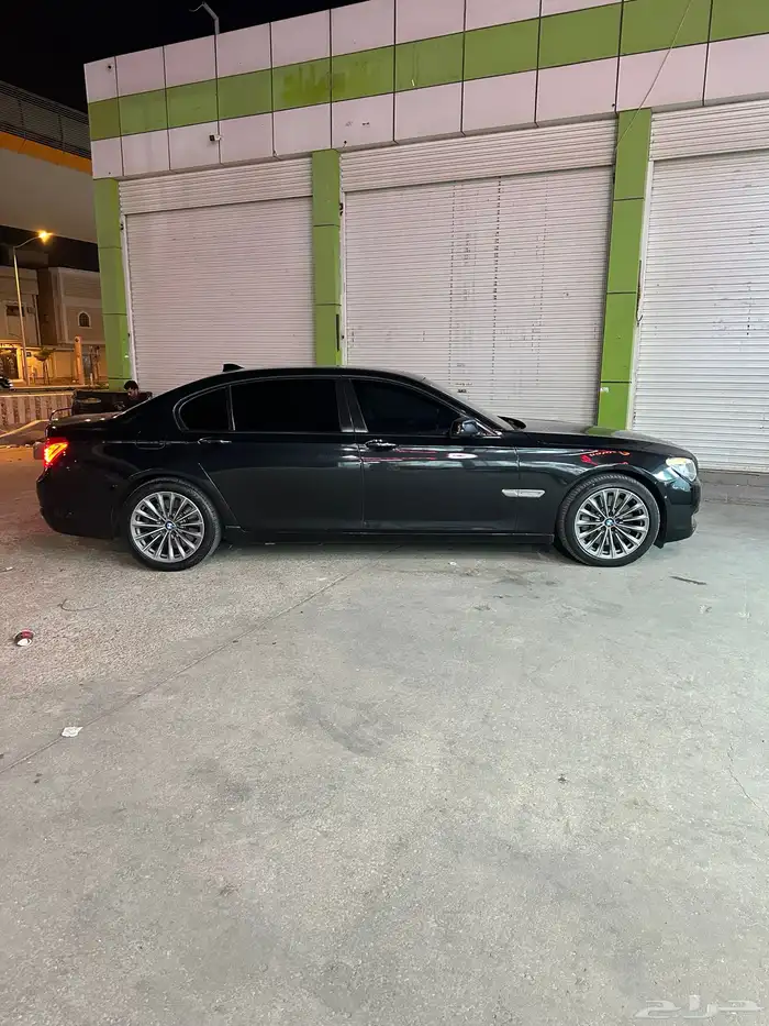 بي ام دبليو 750 2011 8