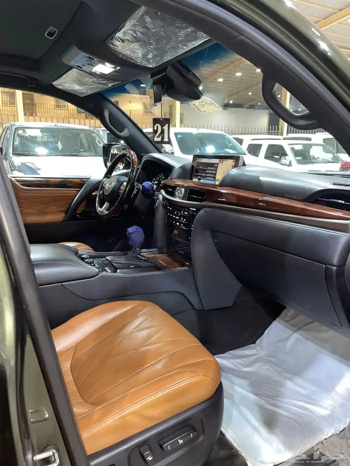 للبيع لكزس LX570 بلاك اديشن 2021 خليجي عداد 143 الف 15