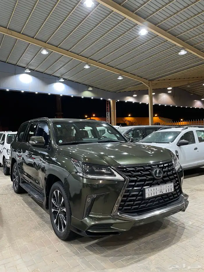 للبيع لكزس LX570 بلاك اديشن 2021 خليجي عداد 143 الف 4