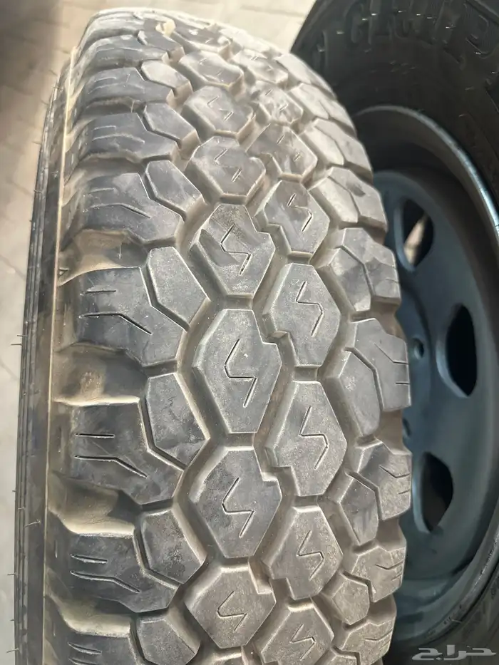 جنوط باترول سفاري ابو لبنة مع كفرات شبه جديدة 2