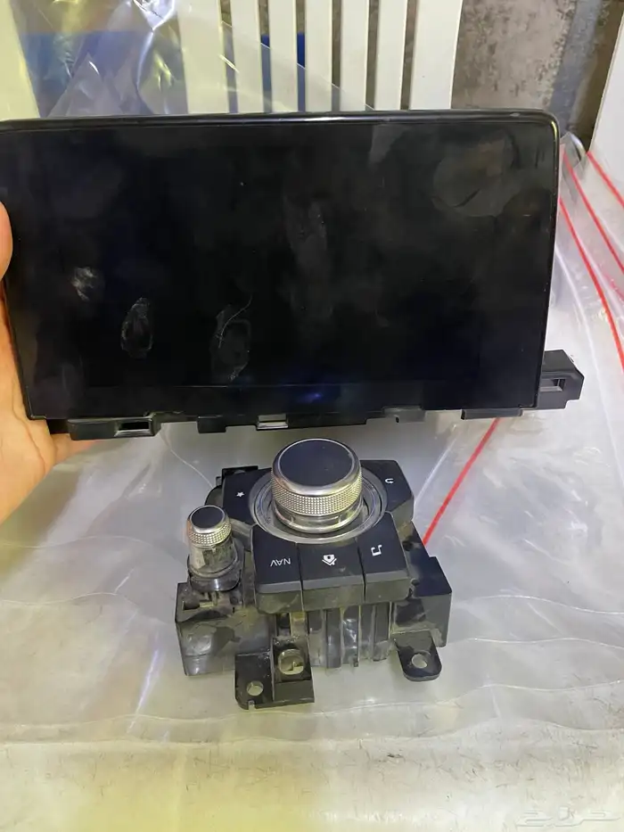 قطع غيار المازدا 2