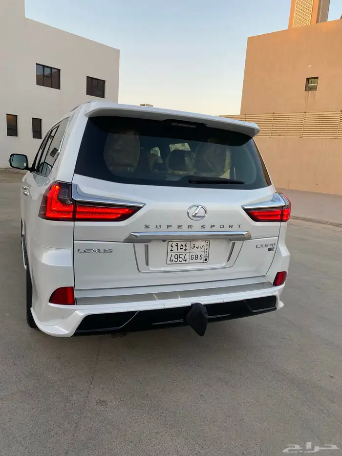 لكزس 2019 3