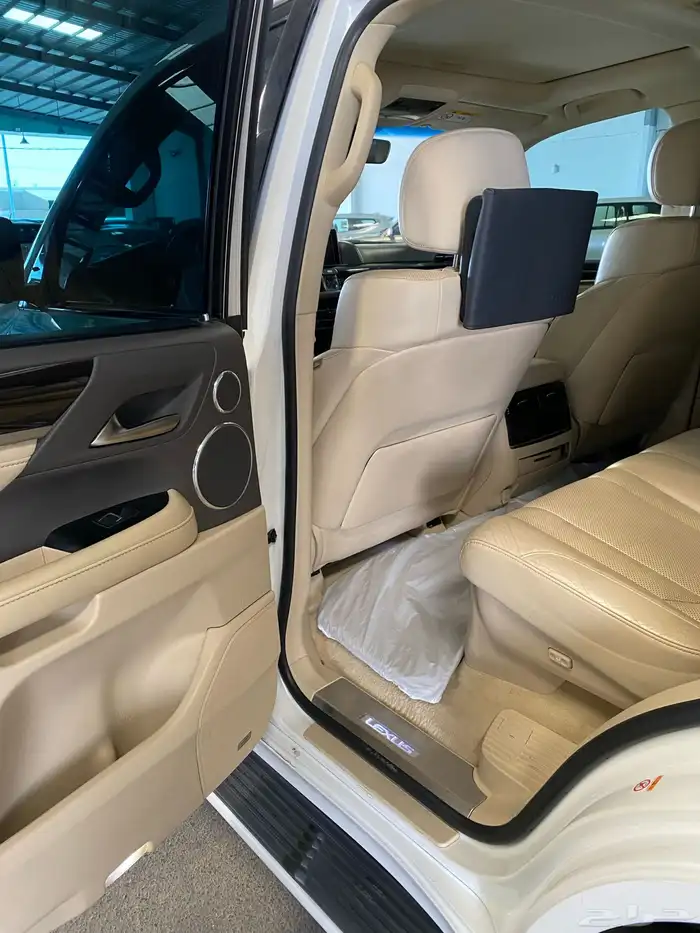 لكزس LX570 2018 سعودي 6