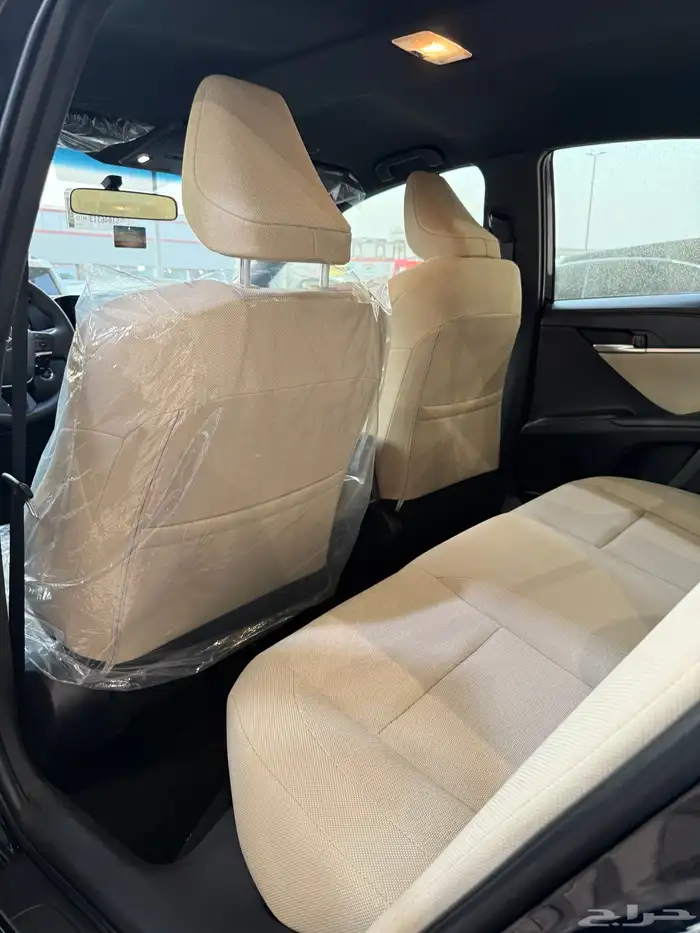 كامري E استاندر 2025 اسود اصفار 13