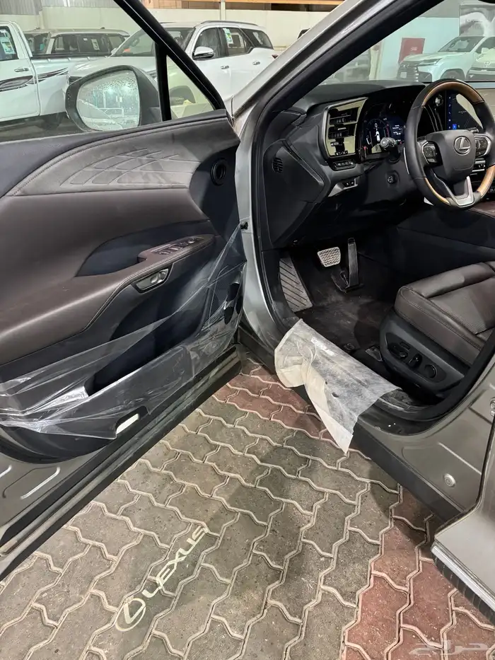 لكزس RX350 فئة BB بنزين 2025 7