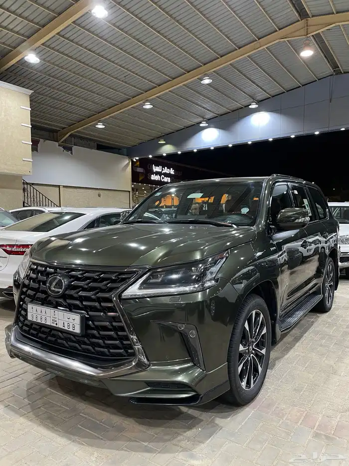 للبيع لكزس LX570 بلاك اديشن 2021 خليجي عداد 143 الف 0