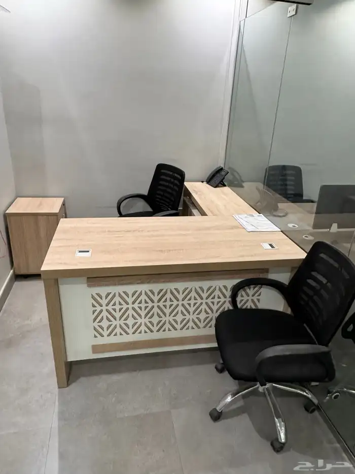 اثاث مكتبى شامل المكاتب والكراسى للبيع 4