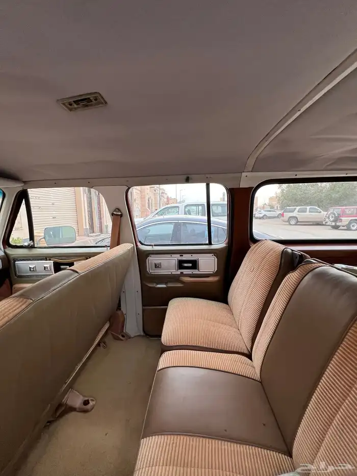 GMC Suburban Classic Car for Sale 7