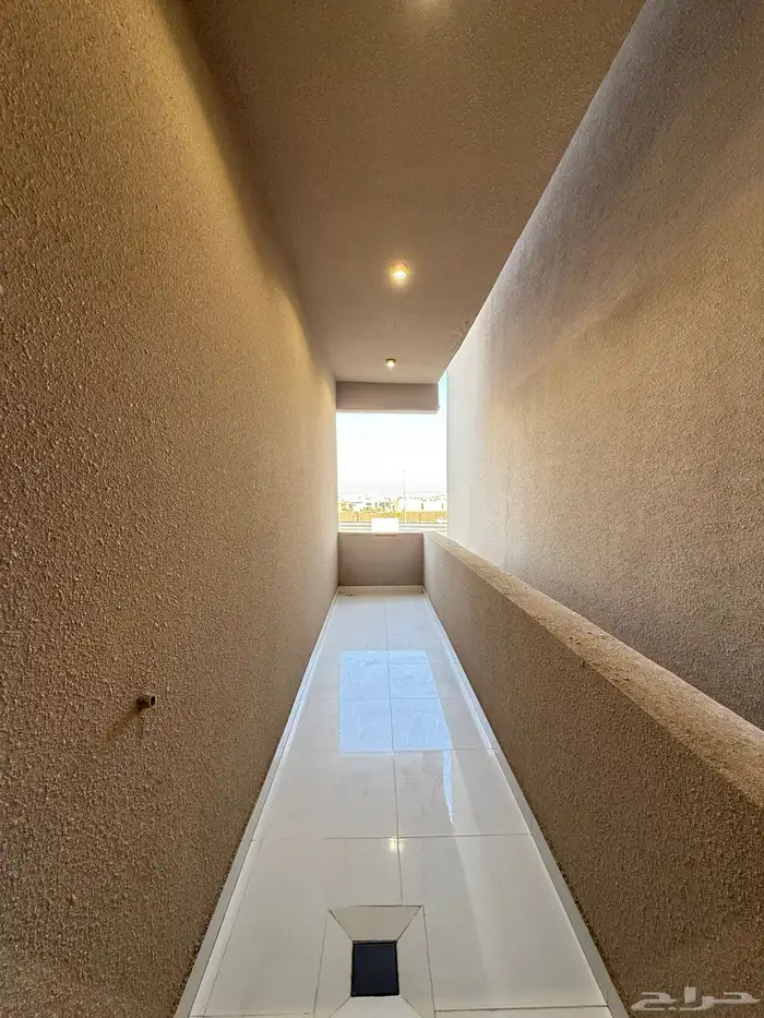 للبيع شقق سكنيه فاخرة بحى المعارض طريق الخميس ابها 35