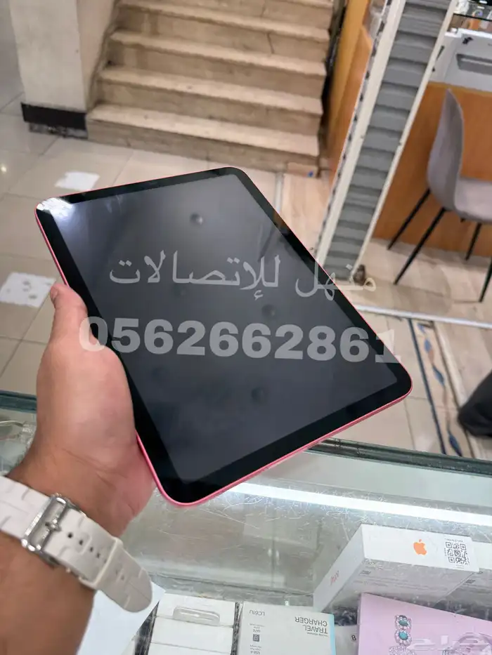 للبيع ايباد الجيل العاشر وردي 64 مستخدم 4