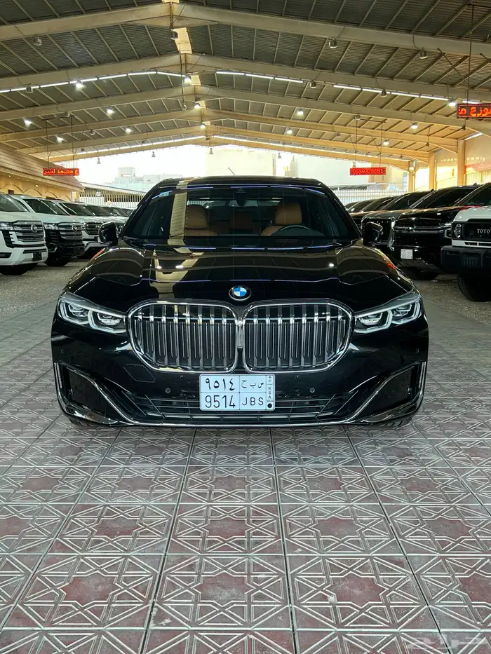 بي ام دبيلو 2022 اسود جملي 2