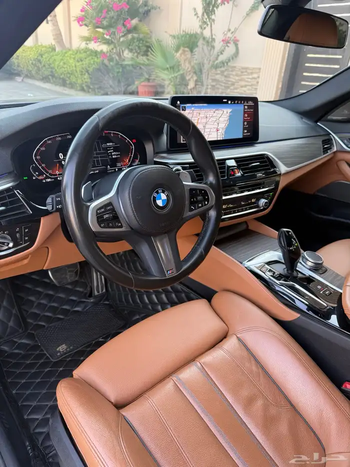 bmw530i فل كامل كيت ام بودي وكالة موديل 2023 البيع (147000) 11