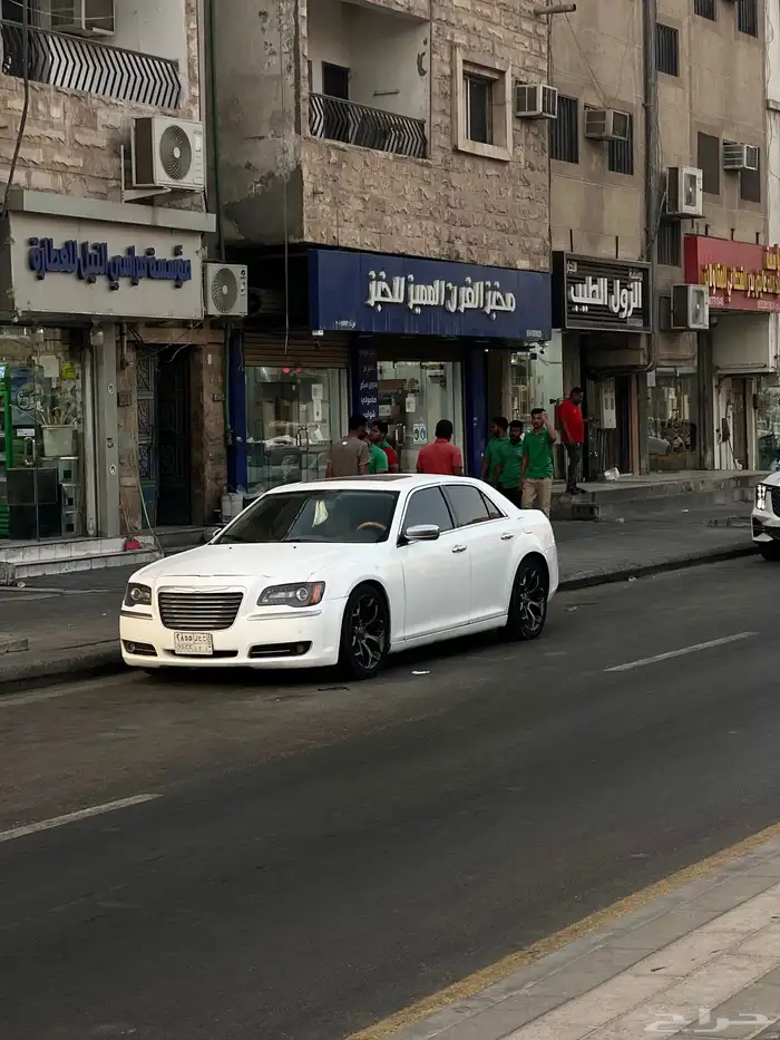 كلايسلرا هيمي 8 طبعا استماره منتهى وفحص منتهي وعليه مخالفات 5