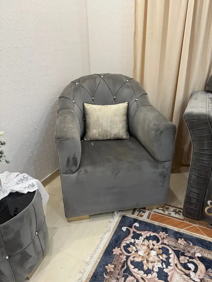 كنب مجلس نضيفة جدا  عالسوم 3