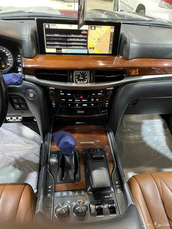 للبيع لكزس LX570 بلاك اديشن 2021 خليجي عداد 143 الف 20