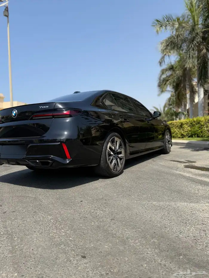 بي ام 760ماشي قليل سعودي 3