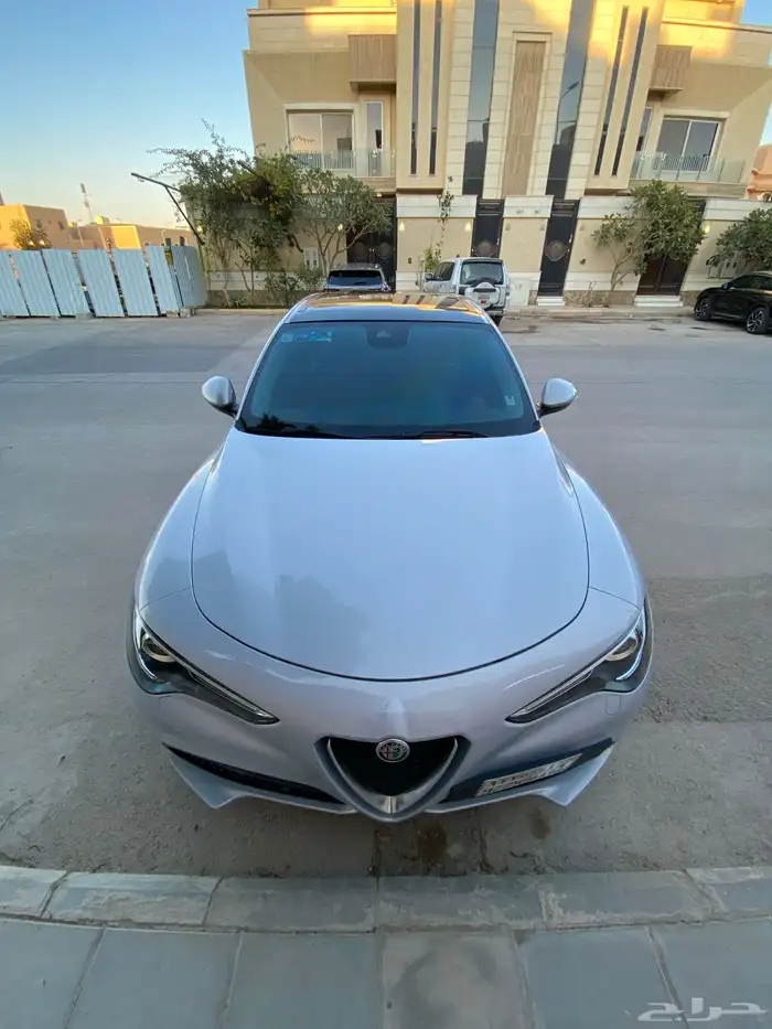 الفا روميو 4
