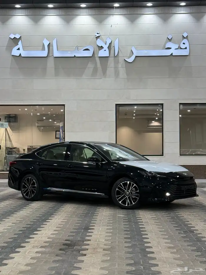 تايوتا كامري 2025 LE-HVE ( هايبرد ) اللون اسود اصفار 2