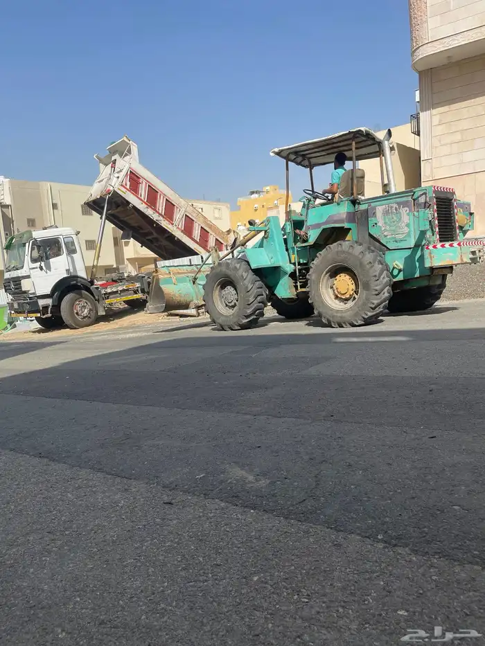 نقل ثقيل تأجير قلابات تريلات شيولات بوكلينات كسارة حفر ردم 0