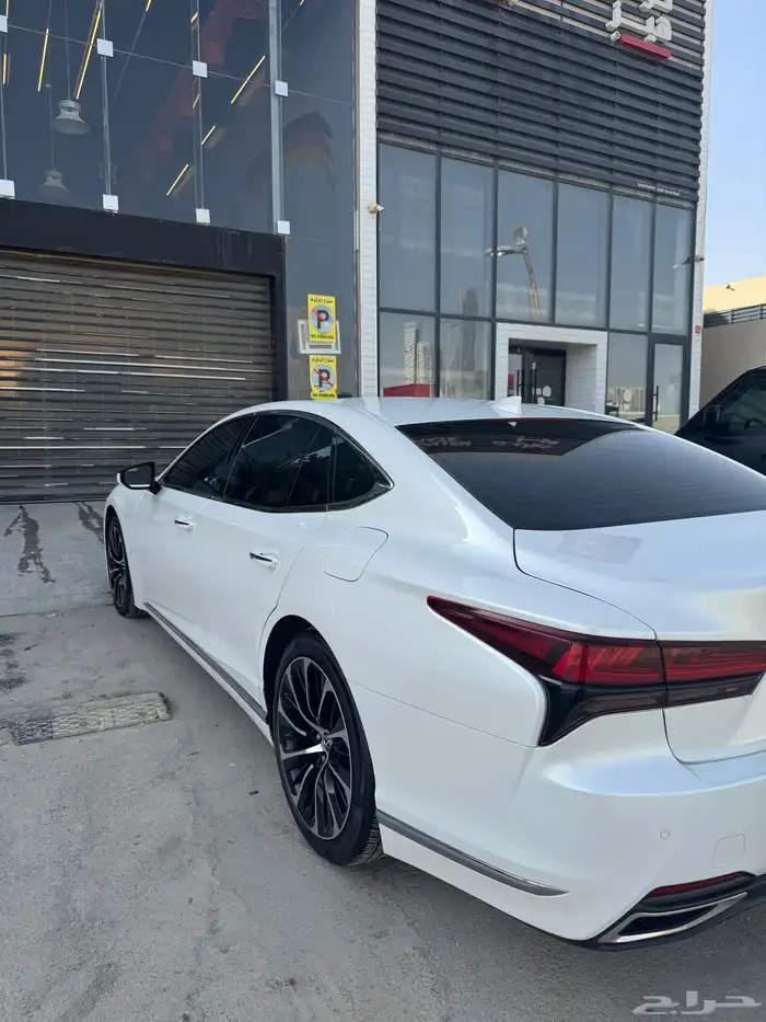لكزس 2021 500 LS نظيف 6
