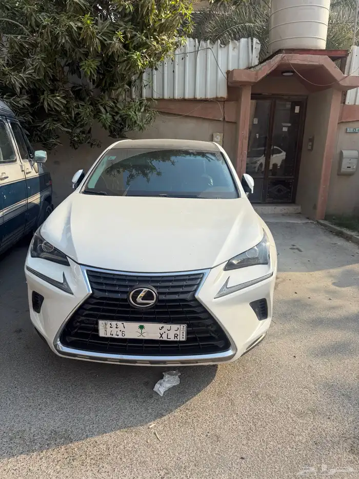 لكزس NX300 2020 4
