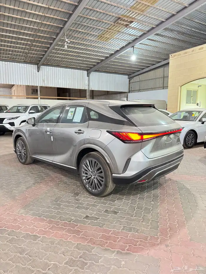 لكزس RX350 فئة BB بنزين 2025 3