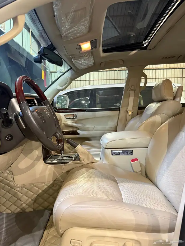 جيب لكزس 2015 LX570 فل كامل 6