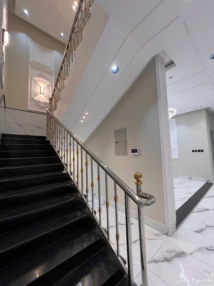 ارواف بمدخل سيارة مساحه واسعه طريق الثمانين خميس مشيط 750 23