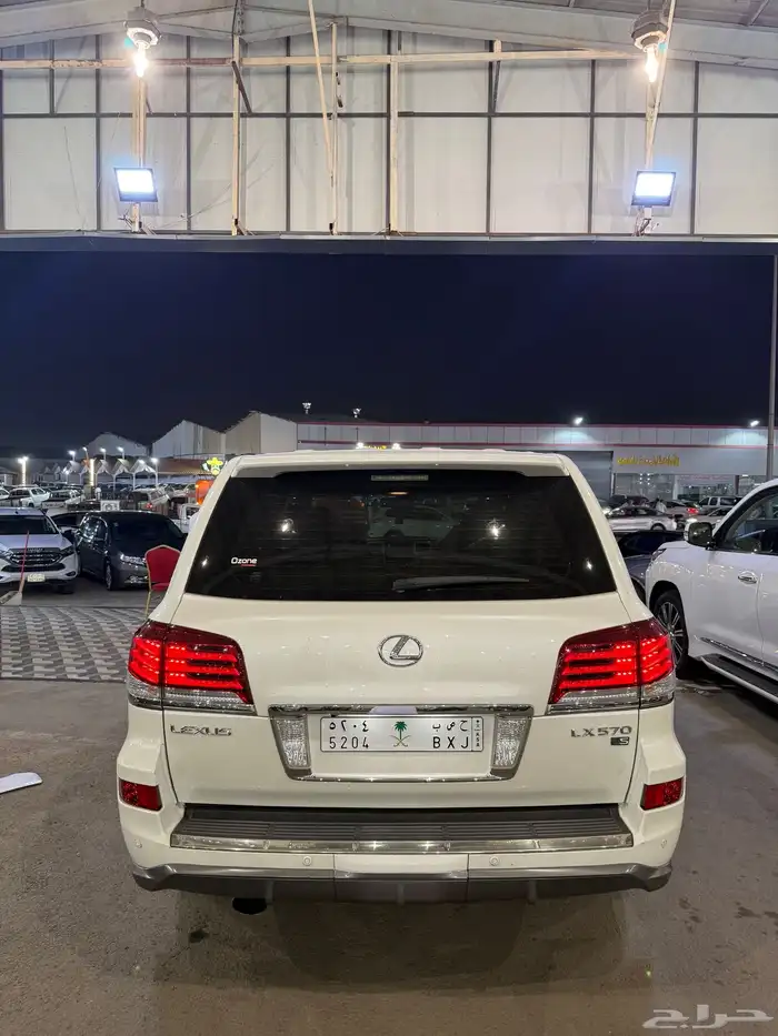 جيب لكزس 2015 LX570 فل كامل 21